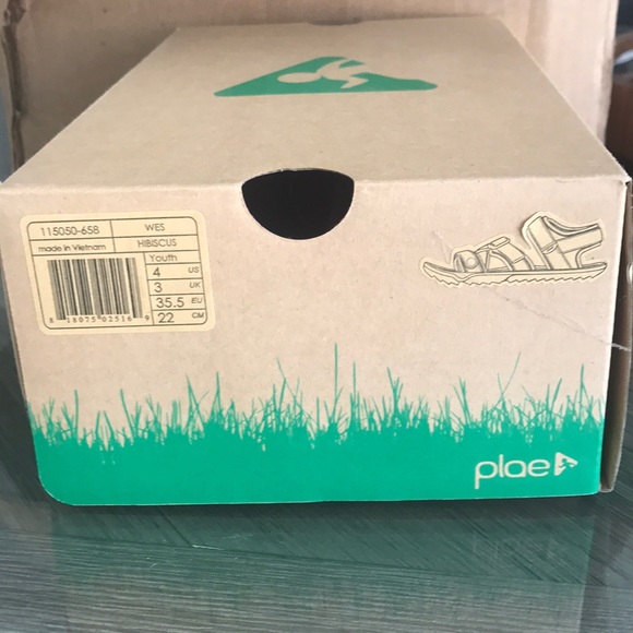 New Plae Shoes - Girl - Size 4 - WES - BRAND NEW - Picture 2 of 2